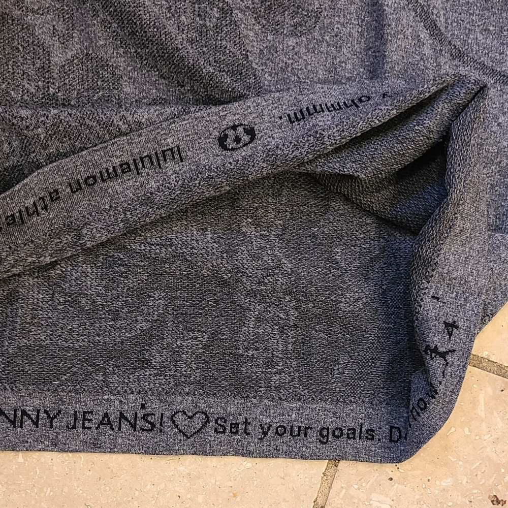 Lululemon top 4 - Picture 3 of 3